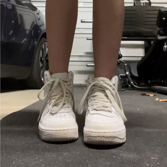 Slightly worn, white High top Nike Air Force 1 sneakers. Women’s size 6 - Picture 9 of 9